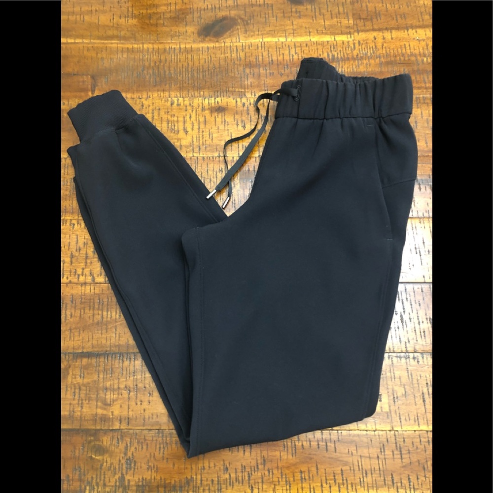 NWOT Lululemon On the Fly Jogger *Woven